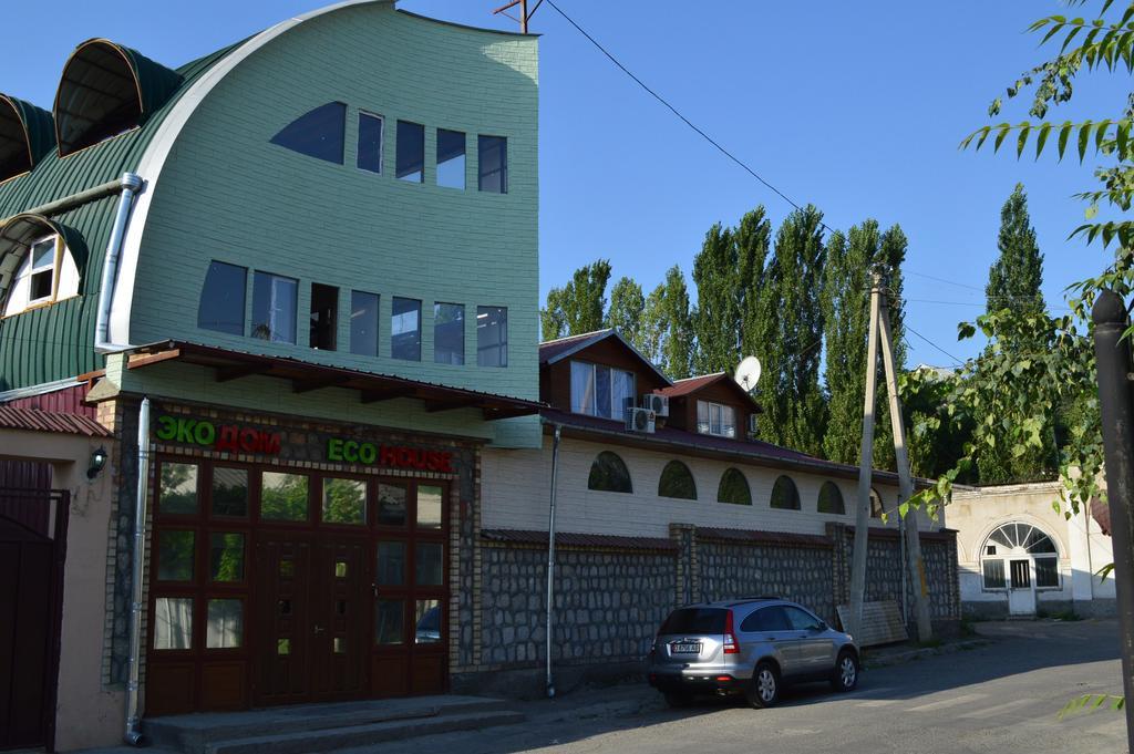 Eco House Hotel Osh Bagian luar foto