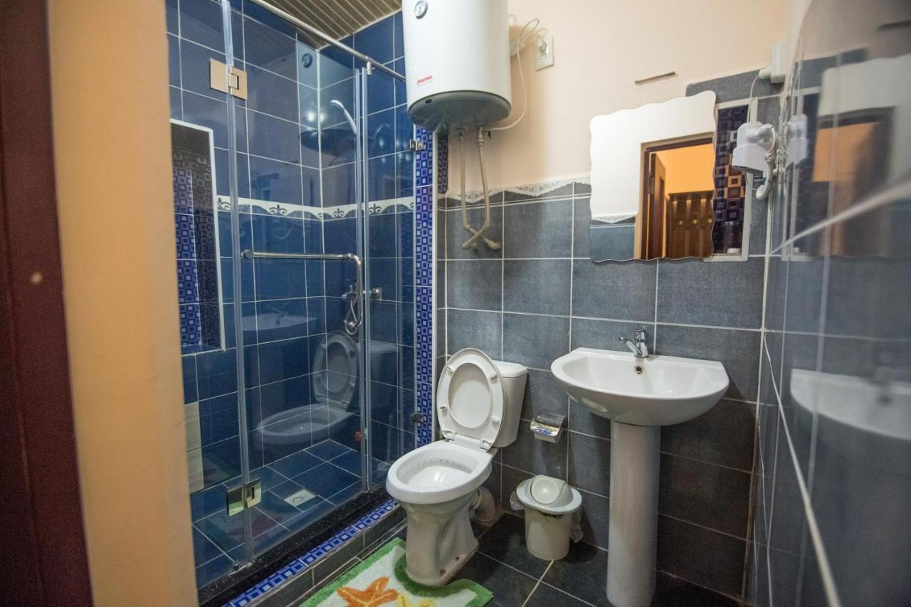 Eco House Hotel Osh Bagian luar foto